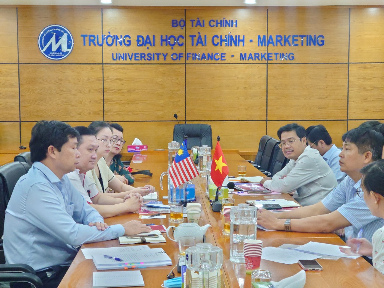 Ban Giám hiệu Đại học HELP (Malaysia) thăm và làm việc tại UFM 